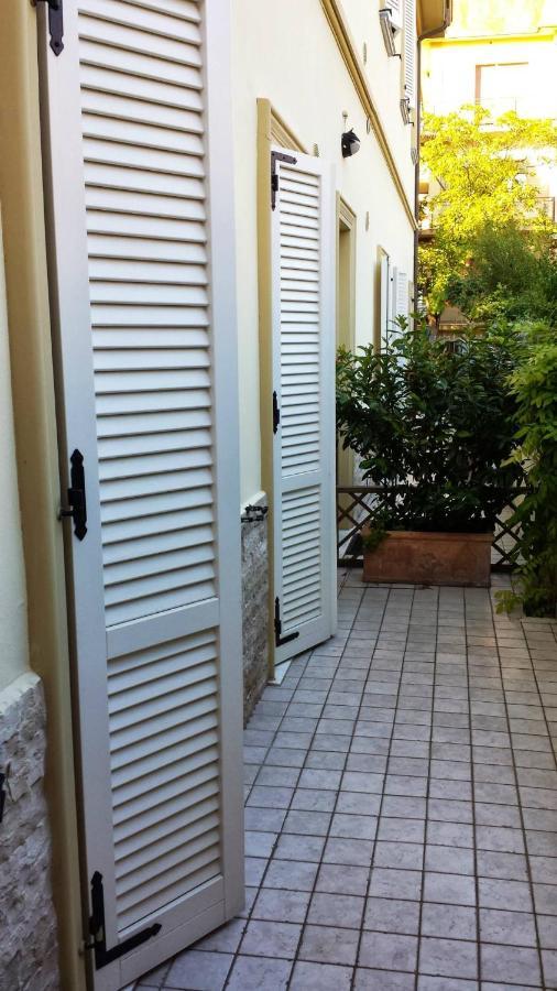 Villa Sante Residence Pésaro Exterior foto